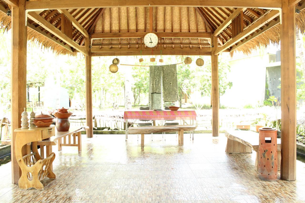 Gondang Beach Hotel Джили Трауанган Екстериор снимка
