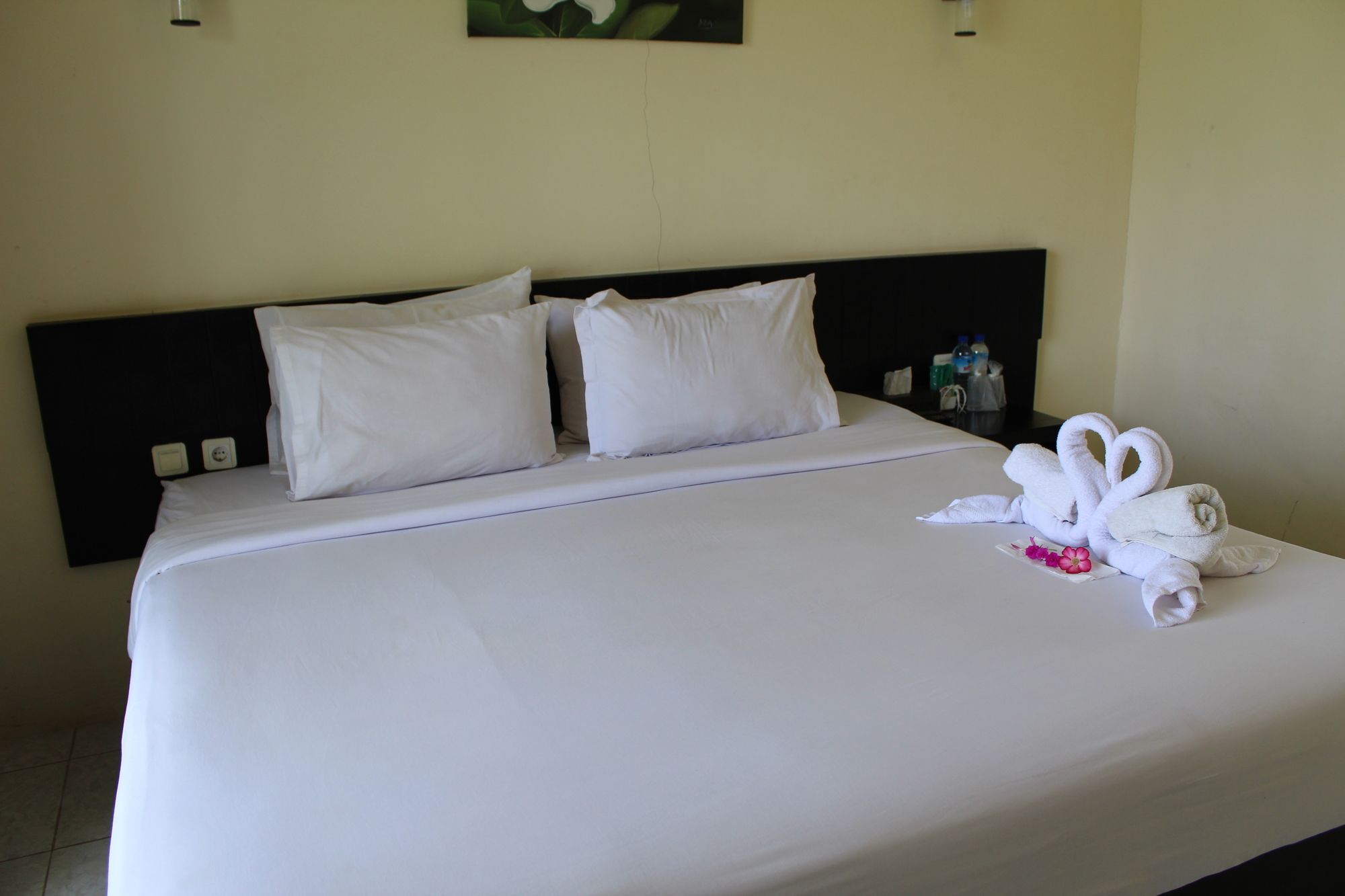 Gondang Beach Hotel Джили Трауанган Екстериор снимка