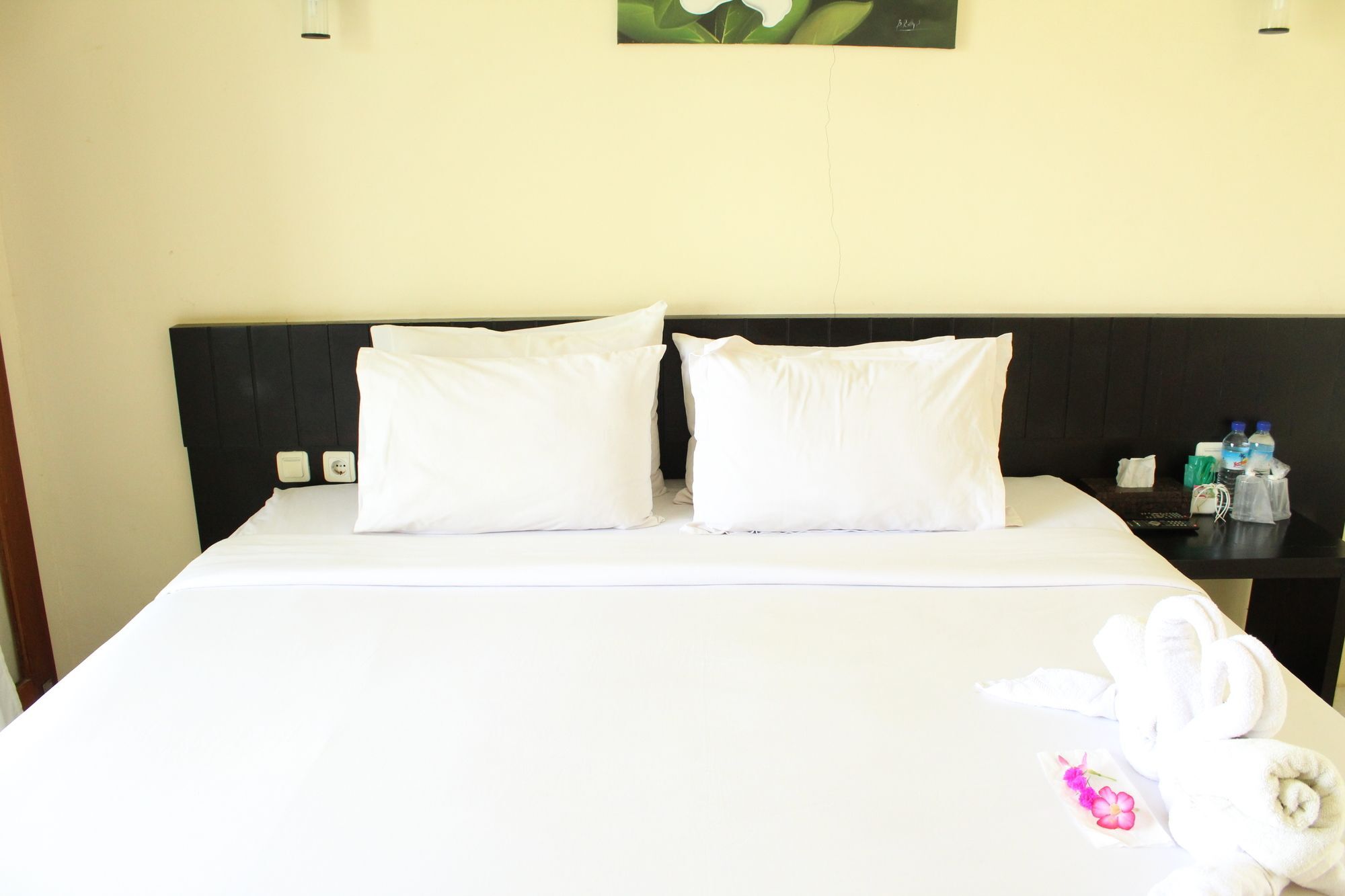 Gondang Beach Hotel Джили Трауанган Екстериор снимка