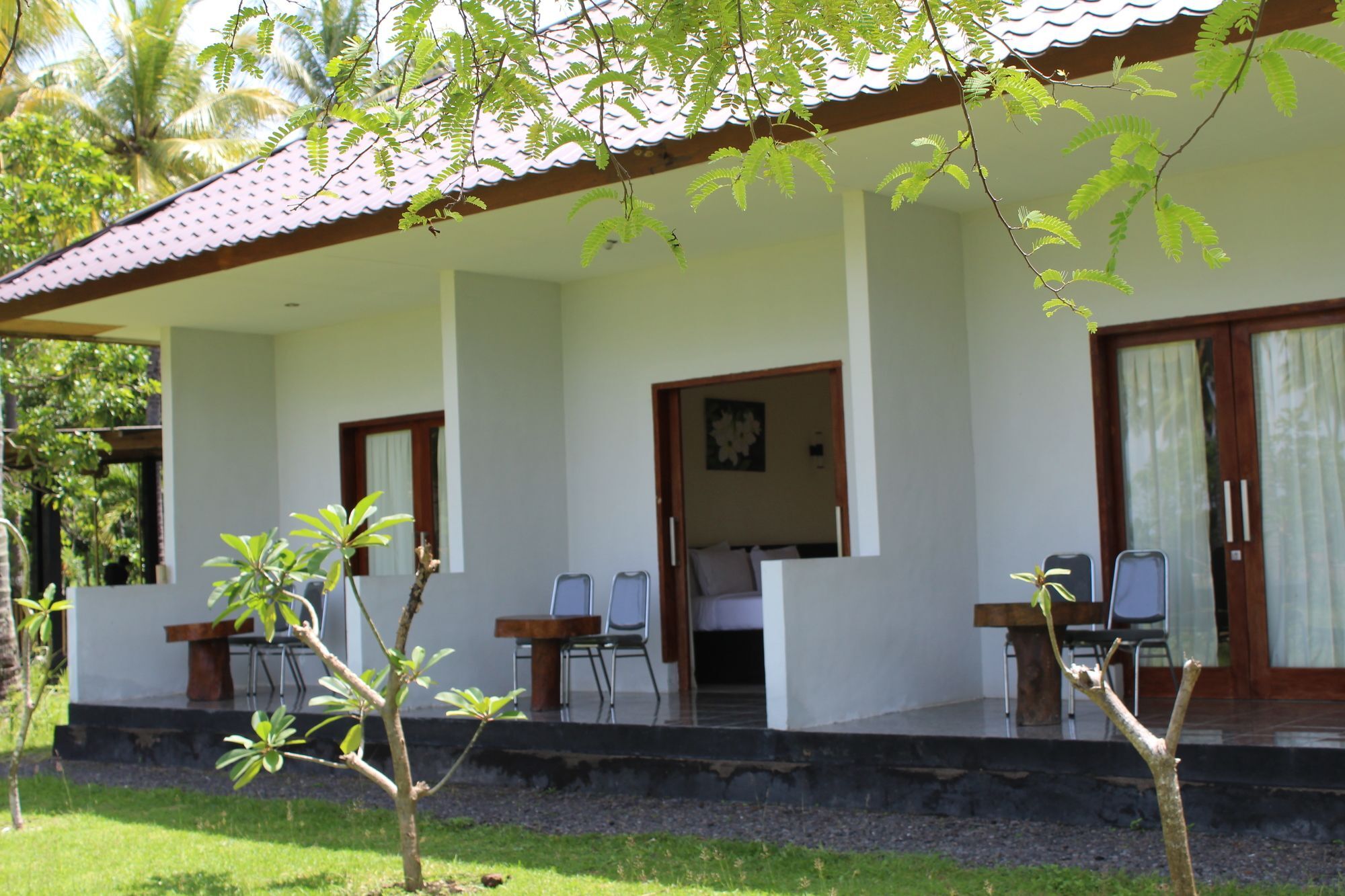 Gondang Beach Hotel Джили Трауанган Екстериор снимка