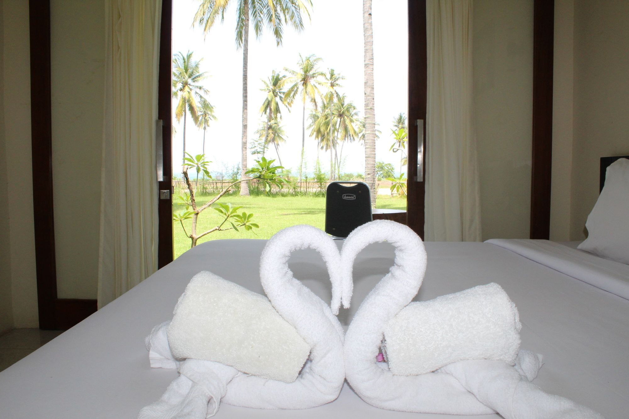 Gondang Beach Hotel Джили Трауанган Екстериор снимка